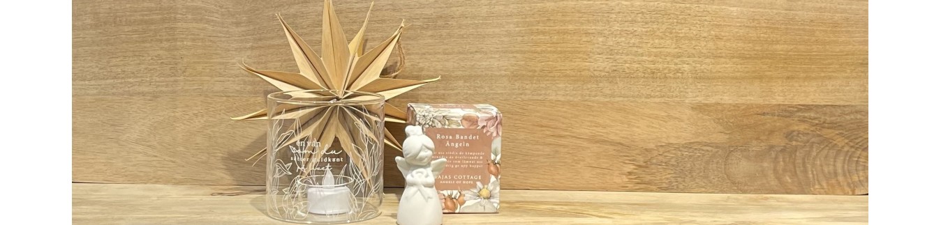 Majas Cottage - Majas lyktor och muggar